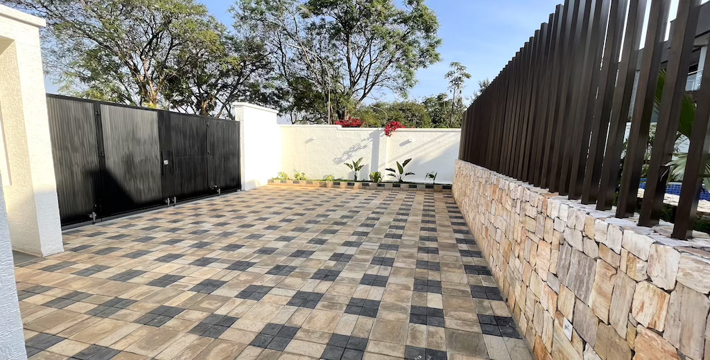 properties/18ftnVv867rUQE7a3ObTsKmU71w1qh5c2PPtmjEm.jpg