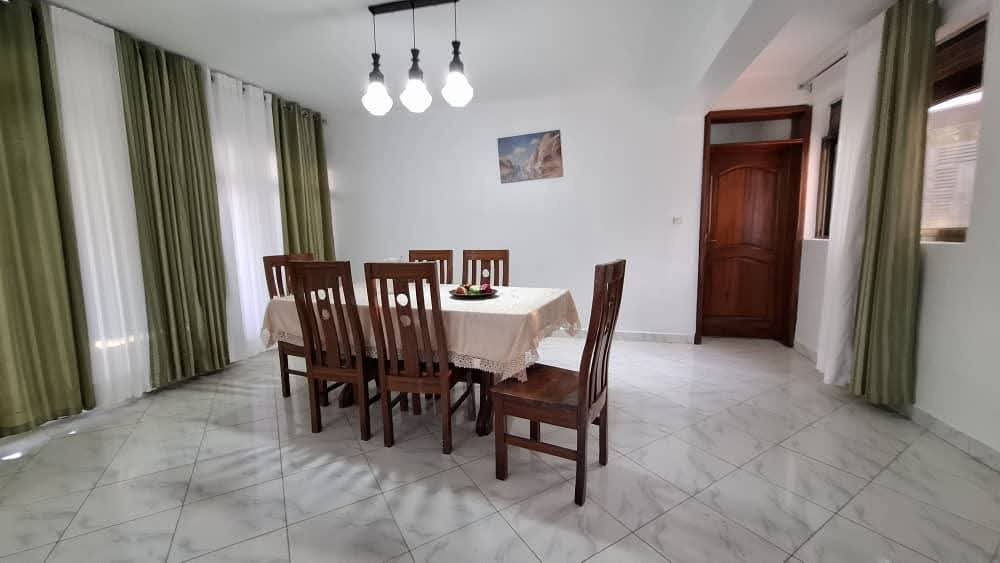 properties/LvWbDdR9iVD00rkauHrnQNek1IeOyn9iDnxodKeC.jpg