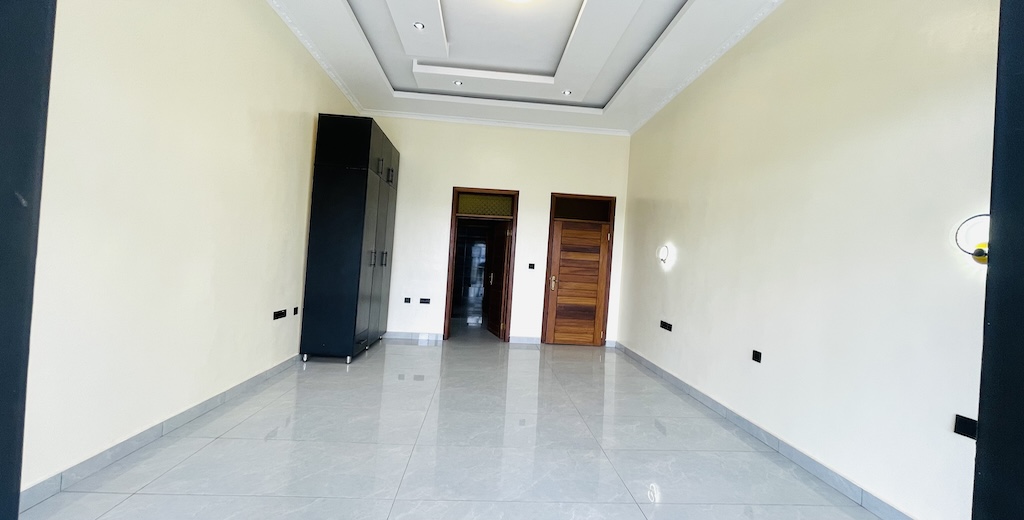 properties/PUy3cwKid3WCNMkvoZC5J92pL0ampfp9VFR9nUh6.jpg