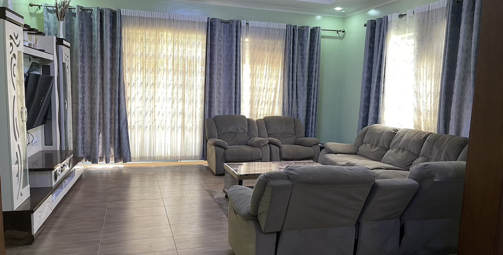 properties/ZQ1XPqpzx8TRRWL6G2Zo4CM08F6uGwem12sMdbE9.jpg