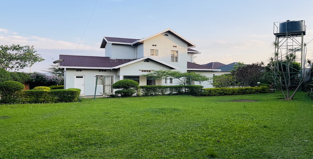 Affordable House with a big graden for rent