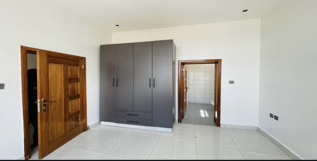 properties/gImEBM2wxEAMp0sZ1yQD45w5D7m8HZirv8Dv0rdo.jpg